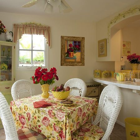 Garden Cottage At The Green ซานเคลเมนที ภายนอก รูปภาพ